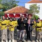 Paduan suara MAN Bangkalan tampil memeriahkan peringatan HUT ke-81 Kemerdekaan Republik Indonesia. Bersama Kepala MAN Bangkalan, Drs. H. Moh. Ali Wafa, M.Pd.I., para siswa menunjukkan semangat nasionalisme dan kebersamaan melalui lantunan lagu-lagu perjuangan.