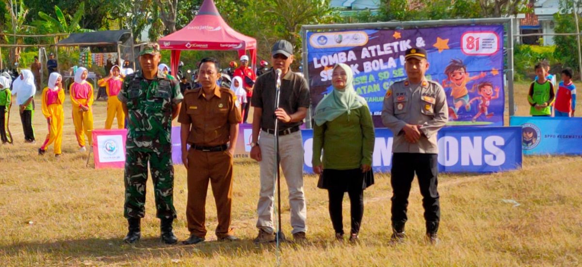 Forkopimcam Camplong bersama Owner MBG Yayasan Babur Rizki, Eko Haryono, dan unsur pendidikan membuka rangkaian kegiatan HUT RI ke-81 sebagai wujud sinergi memperkuat semangat persatuan, gotong royong, dan nasionalisme di Kecamatan Camplong.