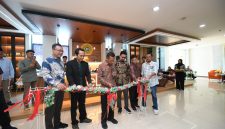 Peresmian kafe di lantai satu Gedung Rektorat Universitas Trunojoyo Madura (UTM) sebagai ruang hilirisasi riset, inovasi, sekaligus wadah pengembangan jiwa entrepreneur mahasiswa.