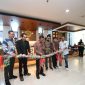 Peresmian kafe di lantai satu Gedung Rektorat Universitas Trunojoyo Madura (UTM) sebagai ruang hilirisasi riset, inovasi, sekaligus wadah pengembangan jiwa entrepreneur mahasiswa.