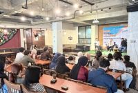 ACARA. Diskusi publik Gerakan Masyarakat Madani di Surabaya membahas evaluasi dua tahun pemerintahan Prabowo Subianto, dengan penekanan pada hilirisasi, konektivitas industri, dan manfaat ekonomi bagi masyarakat Jawa Timur. (istimewa/redaksi ejaberita.co)